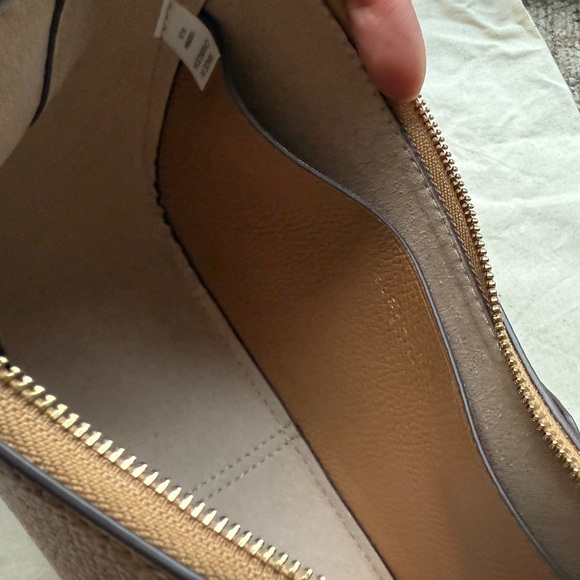 New ToryBurch THEA CONVERTIBLE CROSSBODY TIRAMISU 2 straps - Picture 9 of 11